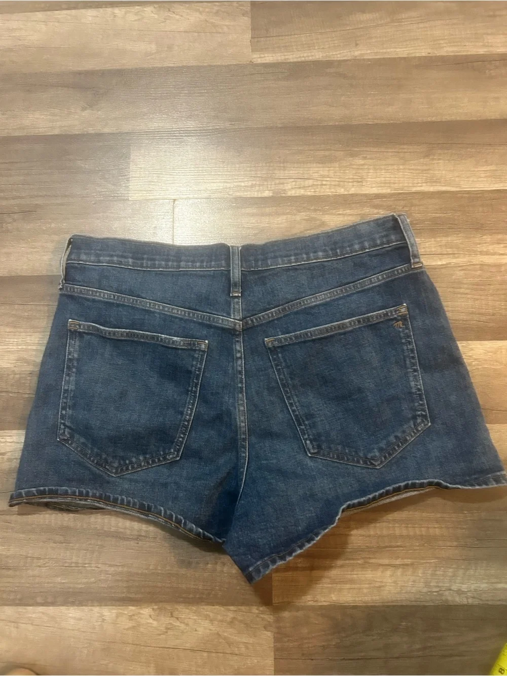 Madewell Women’s Dark Wash Cutoff Denim Shorts size 32